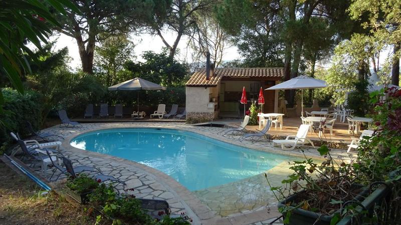 Maison - 288 m² - 9 pièces