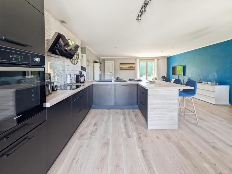 Maison - 97 m² - 5 pièces