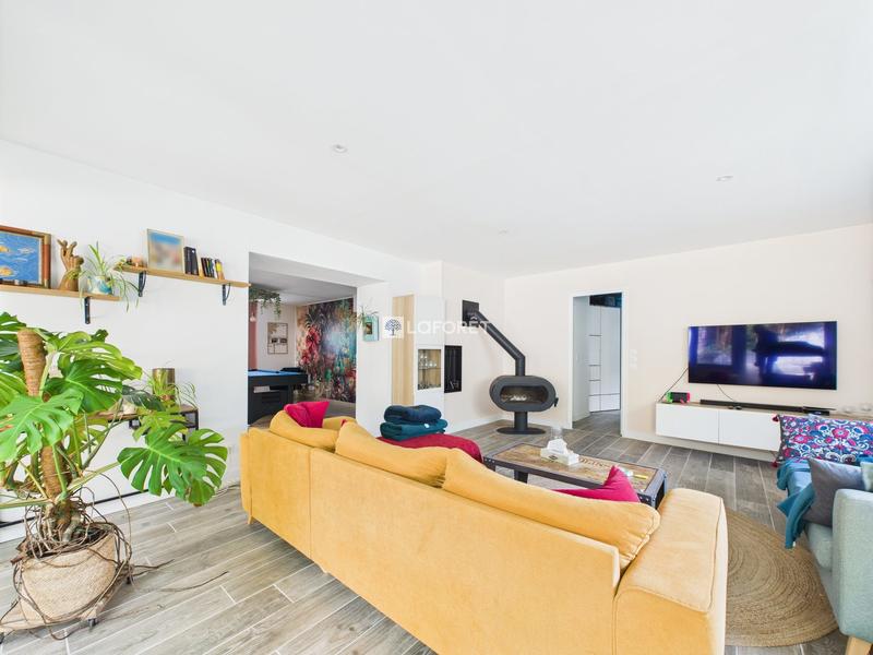 Maison - 342 m² - 12 pièces