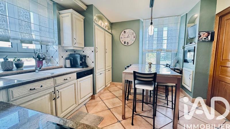 Maison - 200 m² - 6 pièces