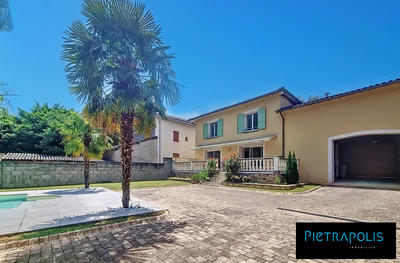 Maison - 190 m² - 4 pièces