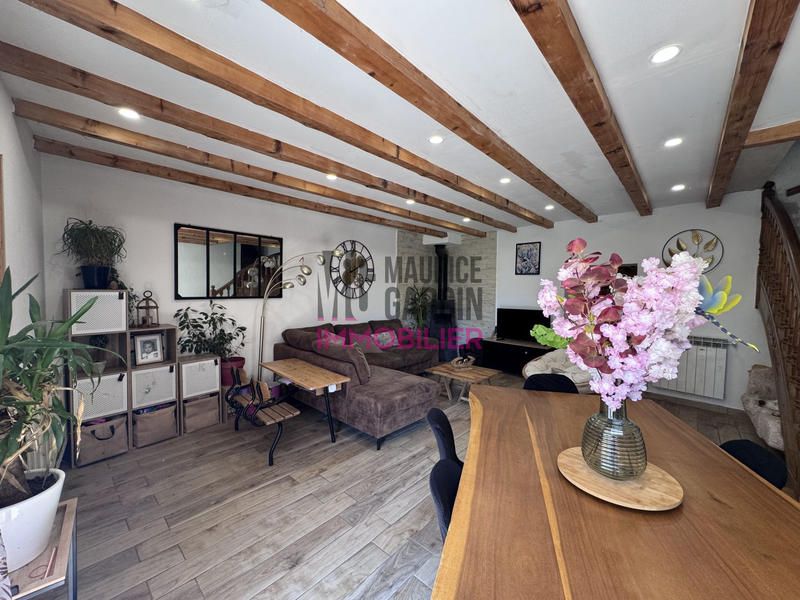 Maison - 202 m² - 9 pièces