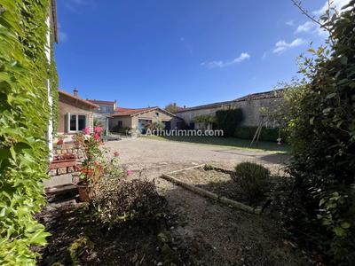Maison - 259 m² - 7 pièces