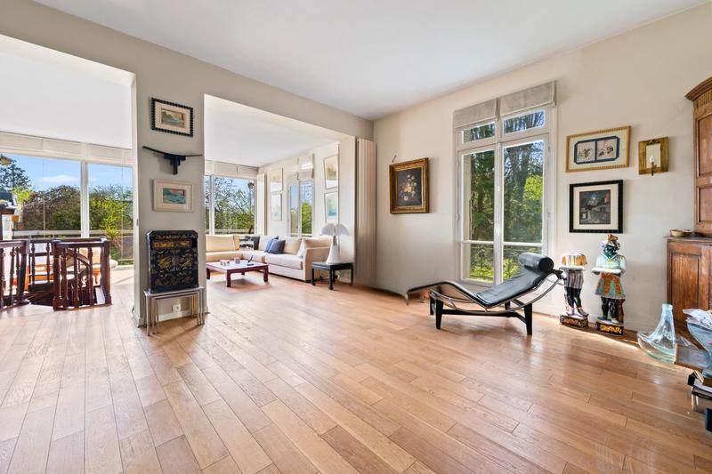 Maison - 289 m² - 10 pièces