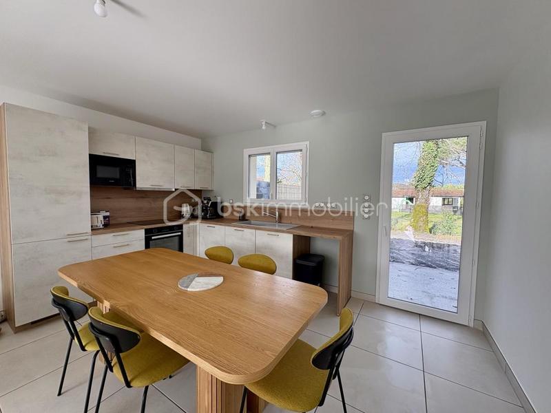 Maison jumelée - 82 m² - 4 pièces