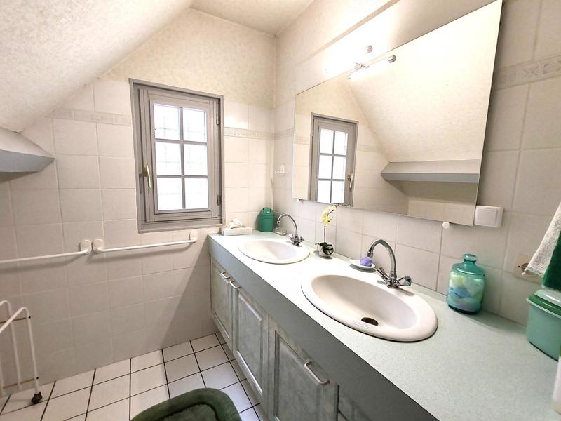 Maison - 190 m² - 8 pièces