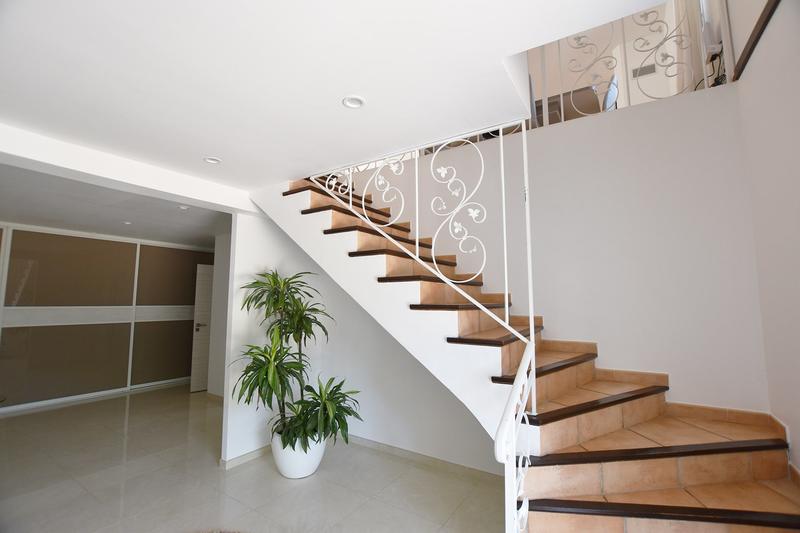 Villa - 248 m² - 8 pièces