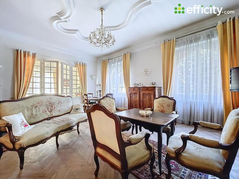 Maison bourgeoise - 275 m² - 8 pièces