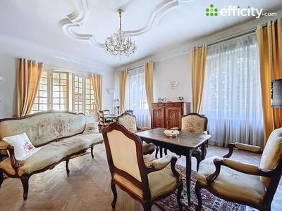 Maison bourgeoise - 275 m² - 8 pièces