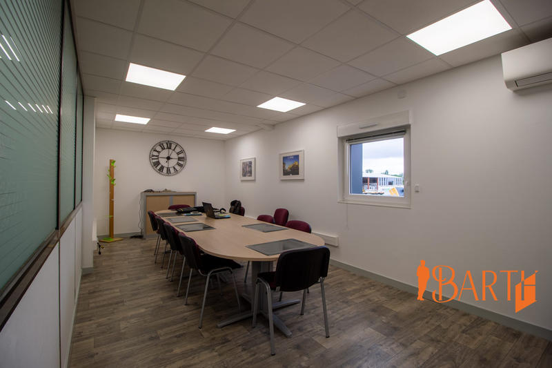 Local d'activités - 1 800 m²