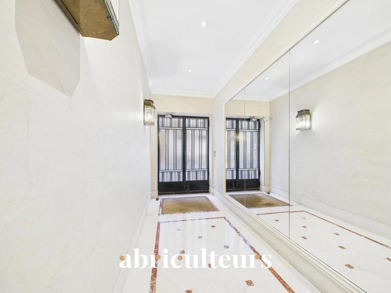 Appartement ancien - 67 m² - 3 pièces