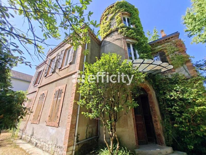 Demeure - 264 m² - 11 pièces