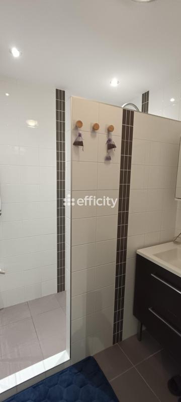 Maison - 97 m² - 5 pièces