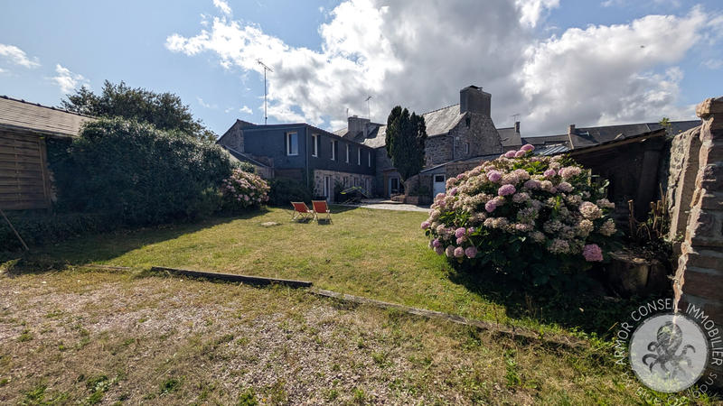 Maison - 281 m² - 10 pièces