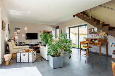 Maison - 350 m² - 7 pièces