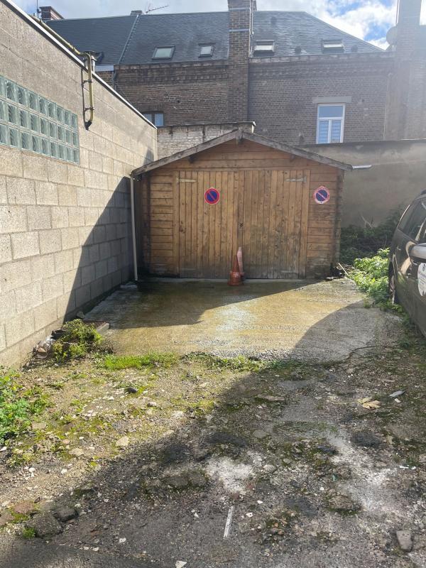 Maison - 415 m² - 9 pièces