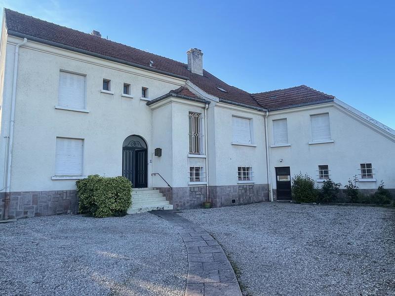 Maison - 200 m² - 9 pièces