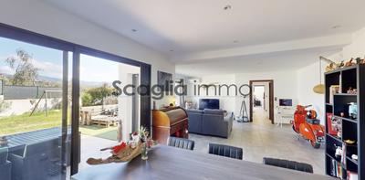 Appartement - 111 m² - 3 pièces