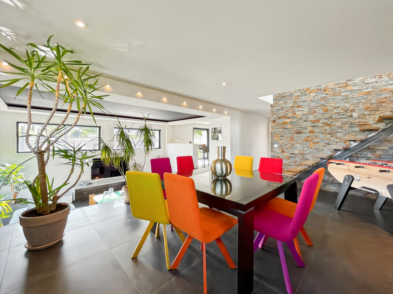 Maison - 226 m² - 7 pièces