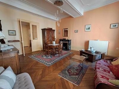 Appartement - 169 m² - 6 pièces