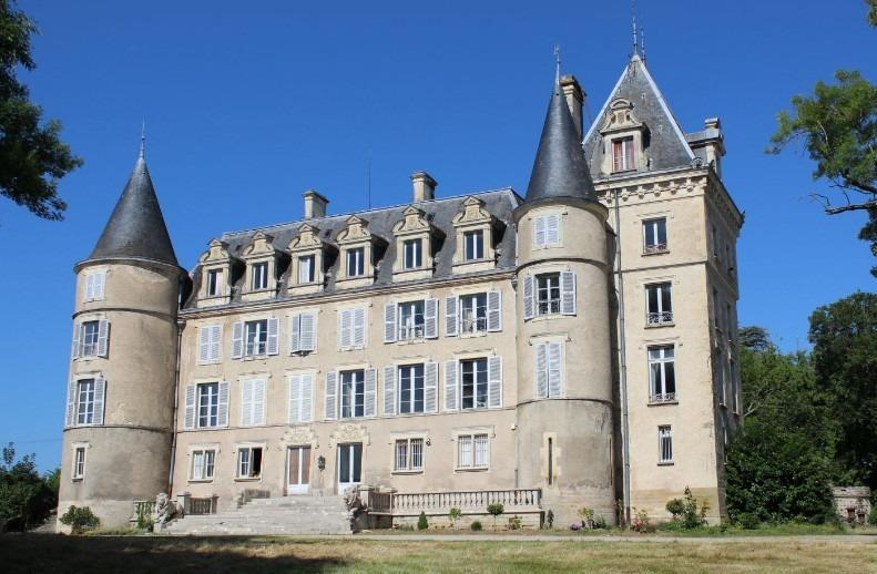 Manoir - 4 200 m² - 72 pièces