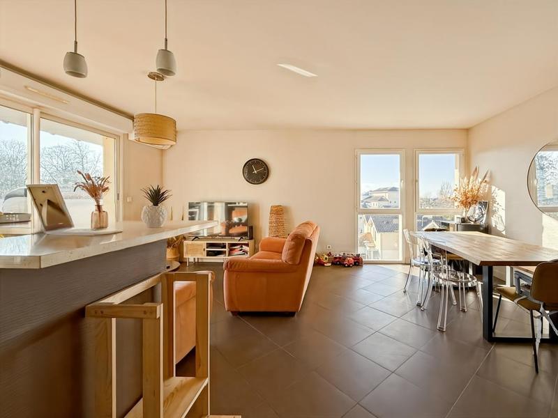 Appartement - 85 m² - 3 pièces