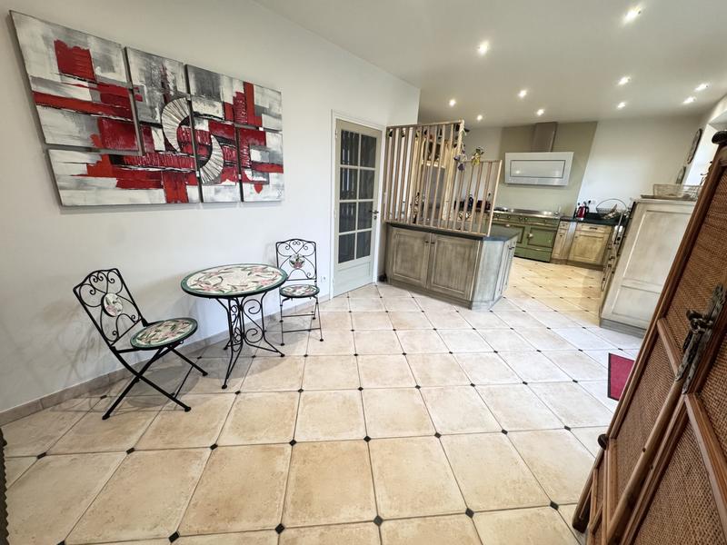 Maison traditionnelle - 195 m² - 6 pièces