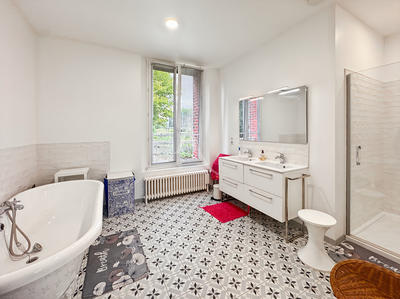 Maison - 193 m² - 6 pièces