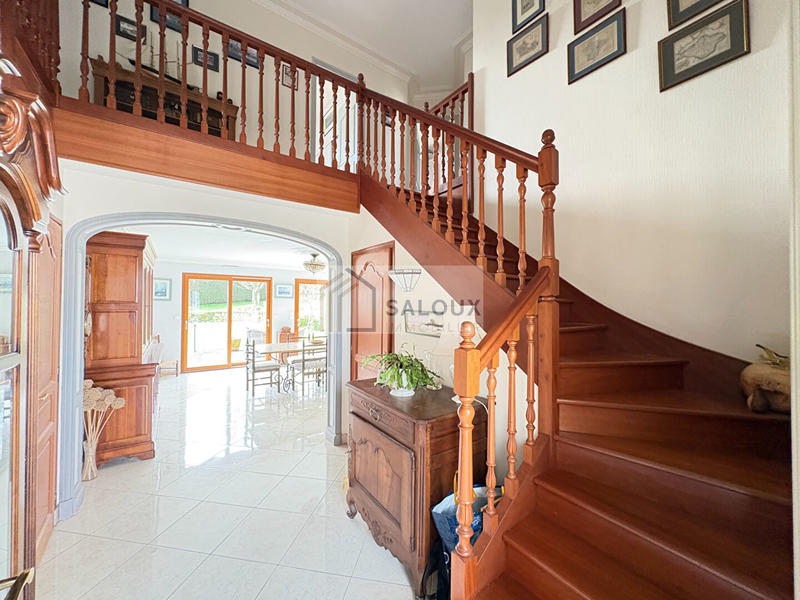 Maison - 176 m² - 7 pièces