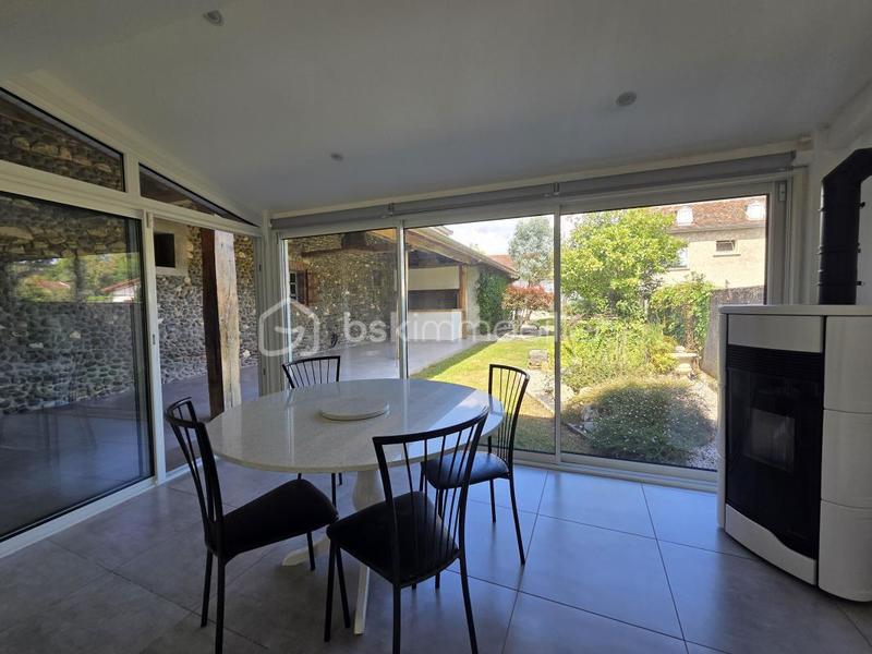 Propriété - 261 m² - 7 pièces