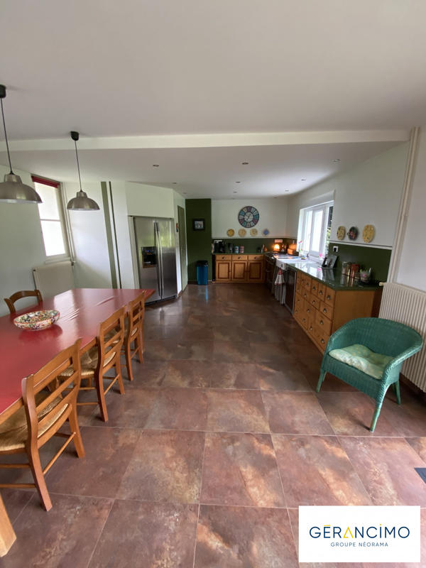 Maison - 216 m² - 8 pièces