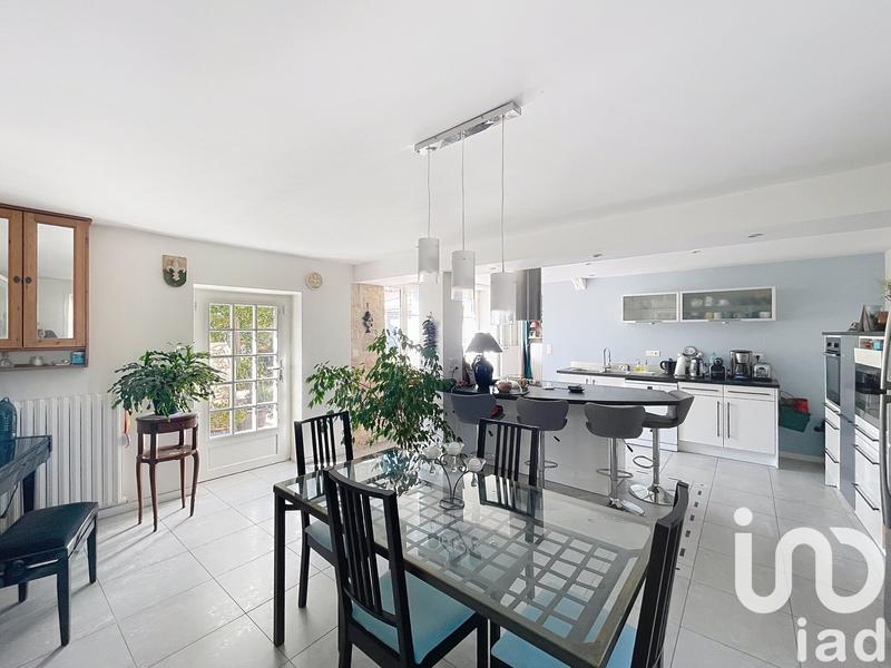 Maison - 214 m² - 7 pièces