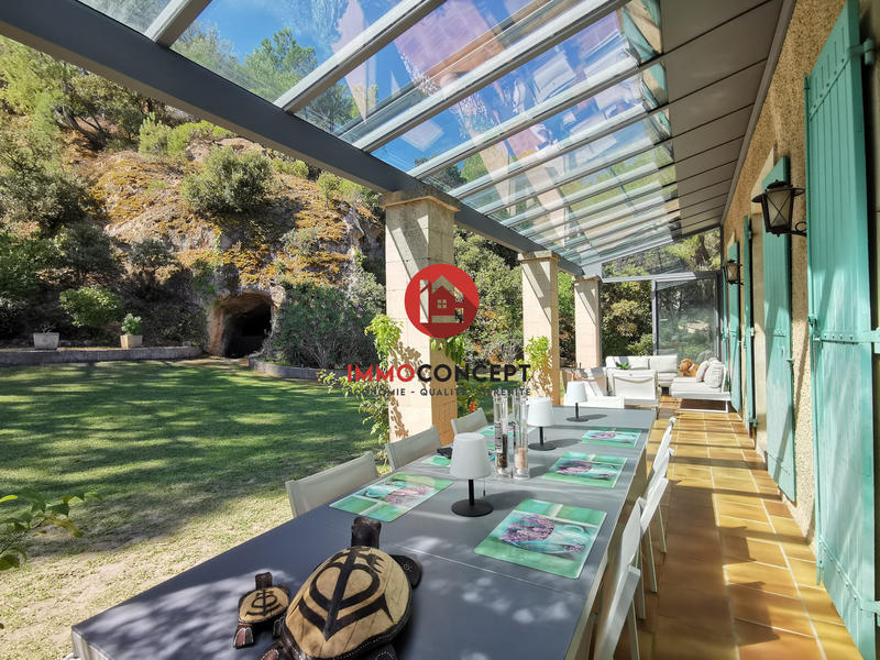 Villa - 265 m² - 8 pièces