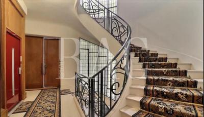 Appartement - 320 m² - 8 pièces