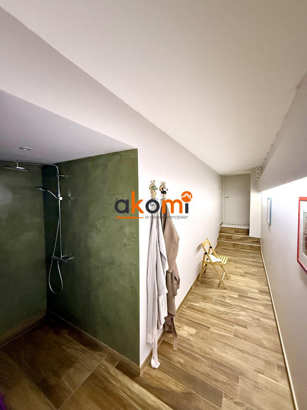 Maison - 430 m² - 8 pièces