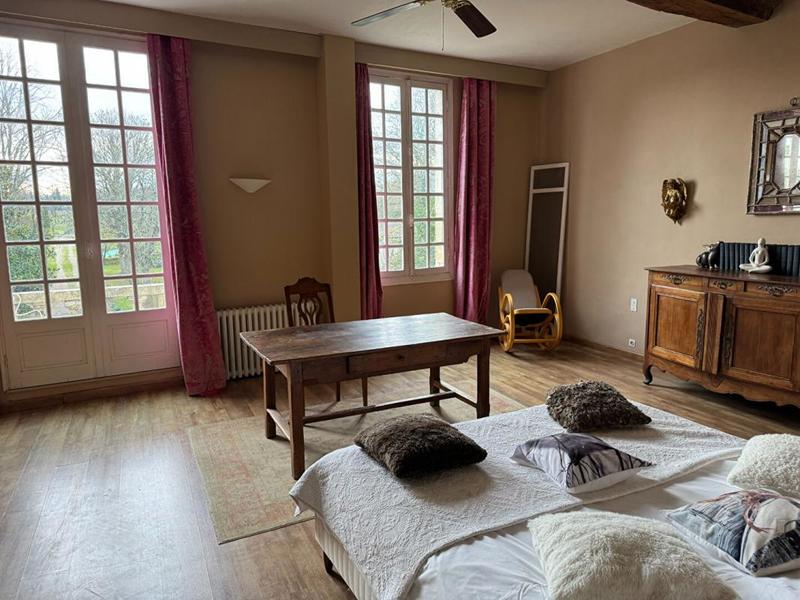 Demeure - 950 m² - 14 pièces