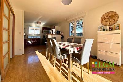 Maison - 93 m² - 4 pièces