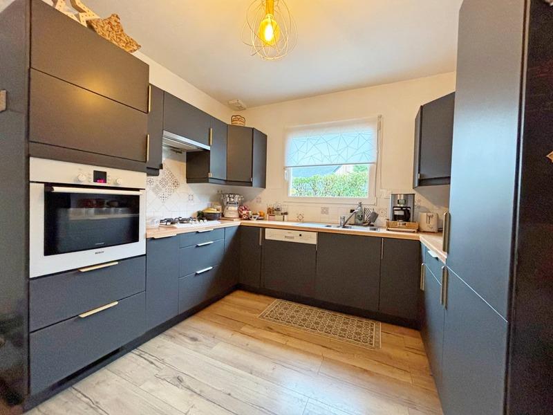 Maison - 95 m² - 5 pièces