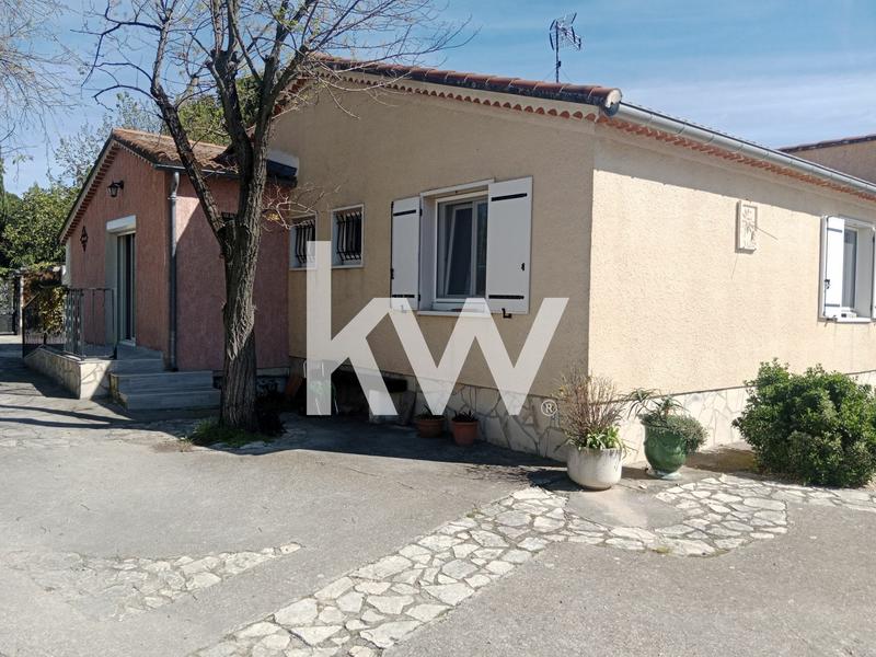 Maison traditionnelle - 160 m² - 6 pièces