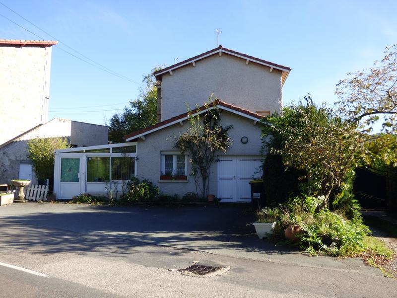 Maison - 104 m² - 4 pièces