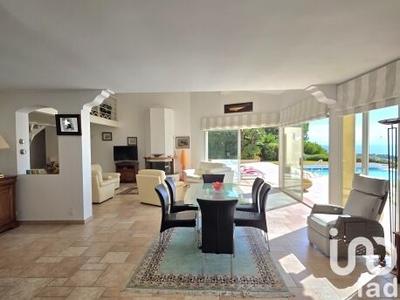 Maison - 352 m² - 7 pièces