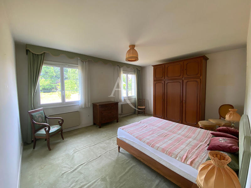 Maison - 260 m² - 9 pièces