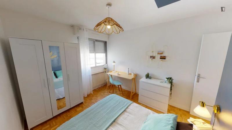 Chambre - 10 m² - 4 pièces