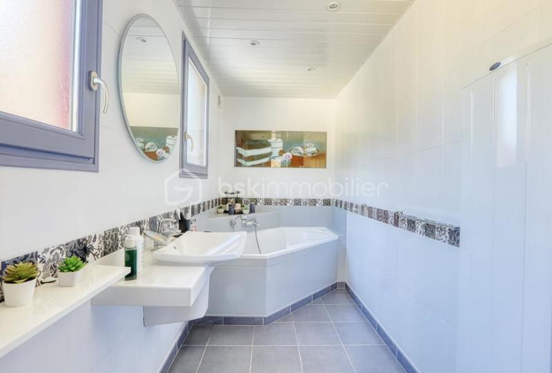 Maison - 120 m² - 6 pièces