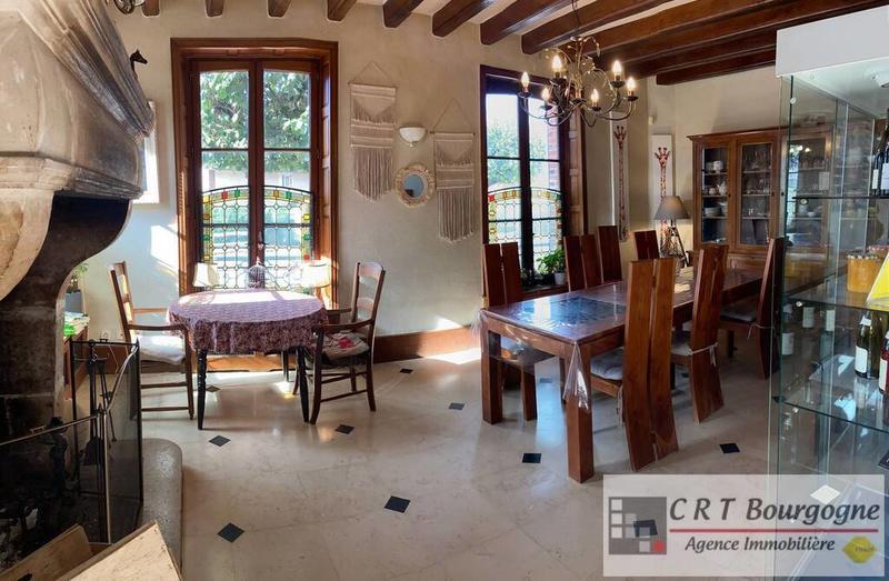 Maison - 250 m² - 7 pièces