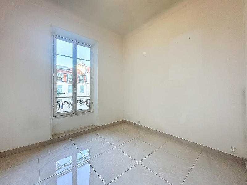 Appartement - 85 m² - 5 pièces