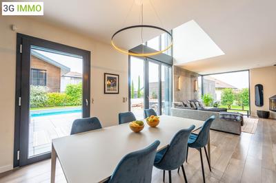 Villa - 222 m² - 5 pièces