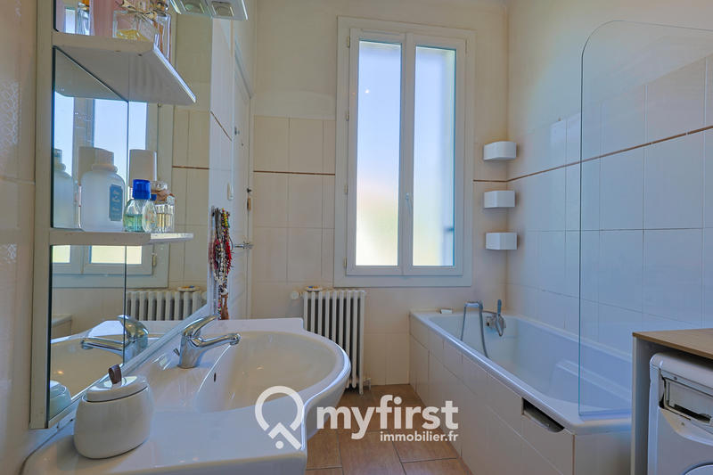 Maison - 202 m² - 6 pièces