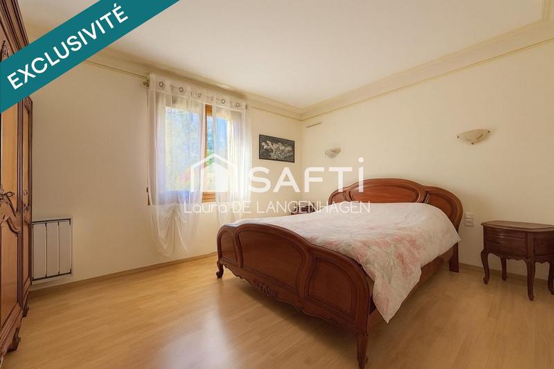 Maison - 225 m² - 10 pièces