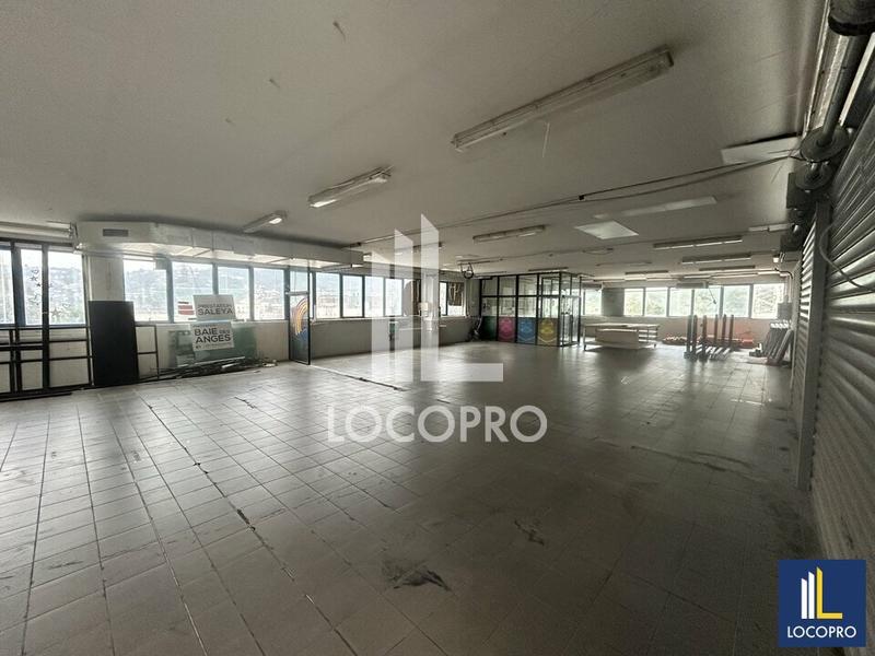 Local d'activité / Entrepôt - 312 m²